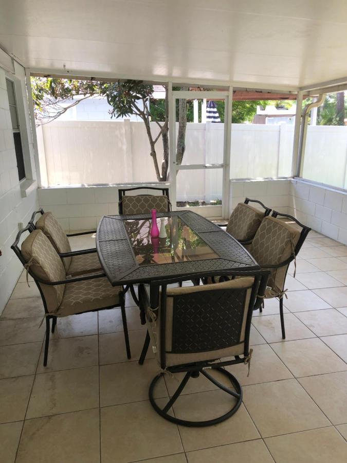 Villa Cheerful 3 Bed House In A Cul- De-Sac! Tampa Esterno foto